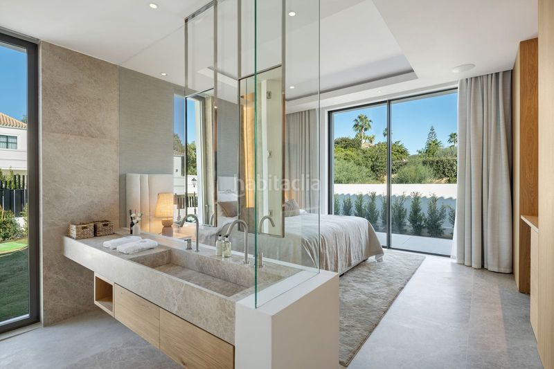 Foto dee51f68-8075-4698-b0f1-b5865b2d3bfb. Casa adosada en Las Brisas Marbella