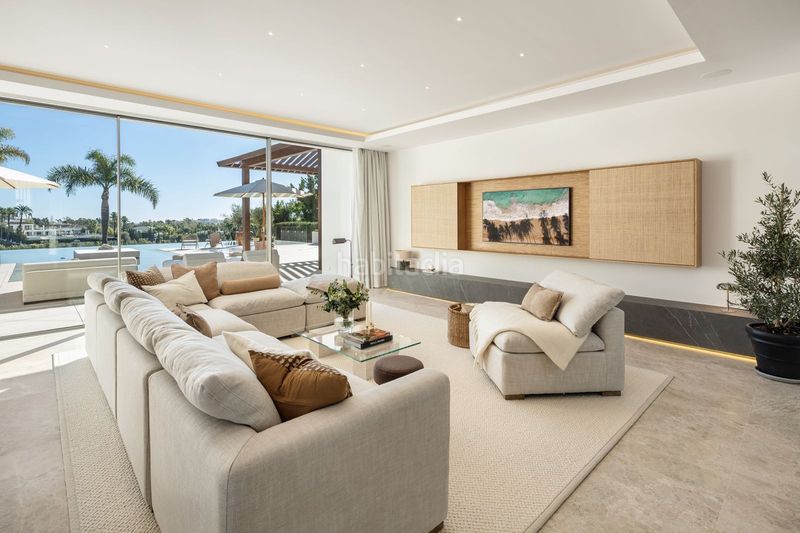 Foto ecfb7625-4074-4dcd-b39a-e1a1700a4e53. Casa adosada en Las Brisas Marbella