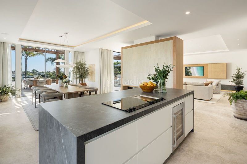 Foto f5e5d7a3-0fa0-4e75-8f00-88a477481578. Casa adosada en Las Brisas Marbella