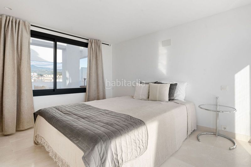 Foto ee7efb23-223a-4029-9ad2-5d2a0aeb2736. Ático en Centro Estepona