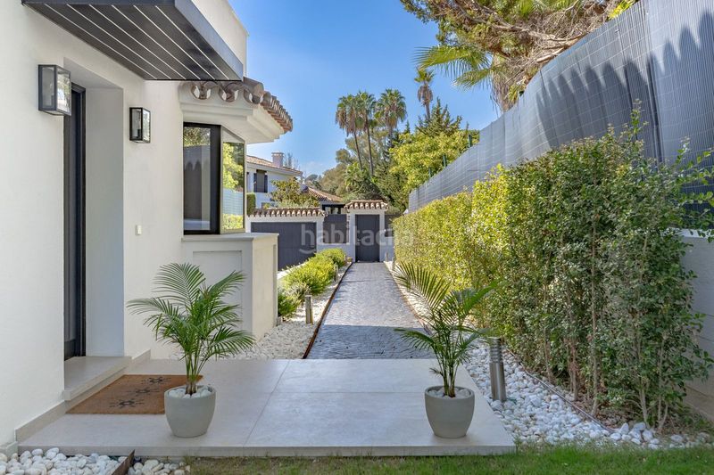 Foto 1a48c5a9-111f-4f85-ab3b-b429c1d671e4. Casa adossada amb aparcament a Las Brisas Marbella