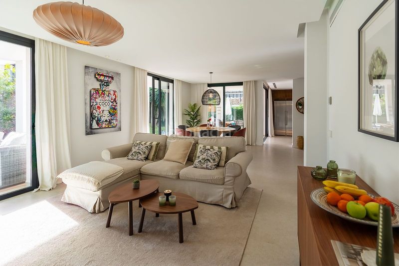 Foto 2305ca29-4d13-462b-946f-a671df9aebb3. Casa adossada amb aparcament a Las Brisas Marbella