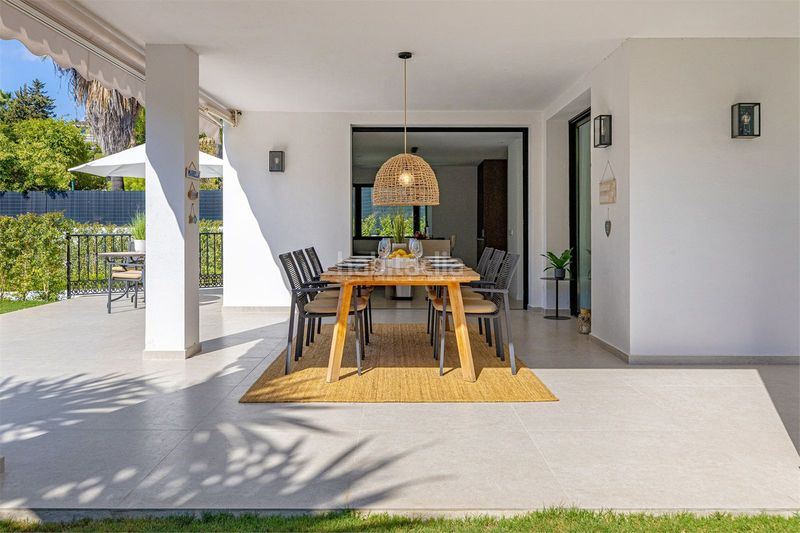 Foto f191068d-de72-4a91-aaf6-4f4e9879851e. Casa adossada amb aparcament a Las Brisas Marbella