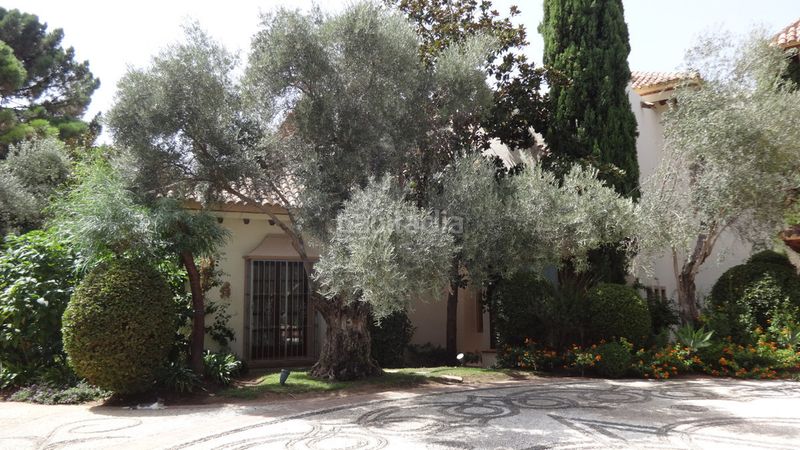 Foto 9973fb08-5cc5-4db2-b0e5-fef89cfc6e47. Casa adossada a La Zagaleta Benahavís