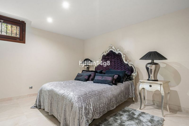 Foto c4fd7f9b-c694-4524-a16b-352446d51363. Casa adosada en La Carolina - Guadalpín Marbella