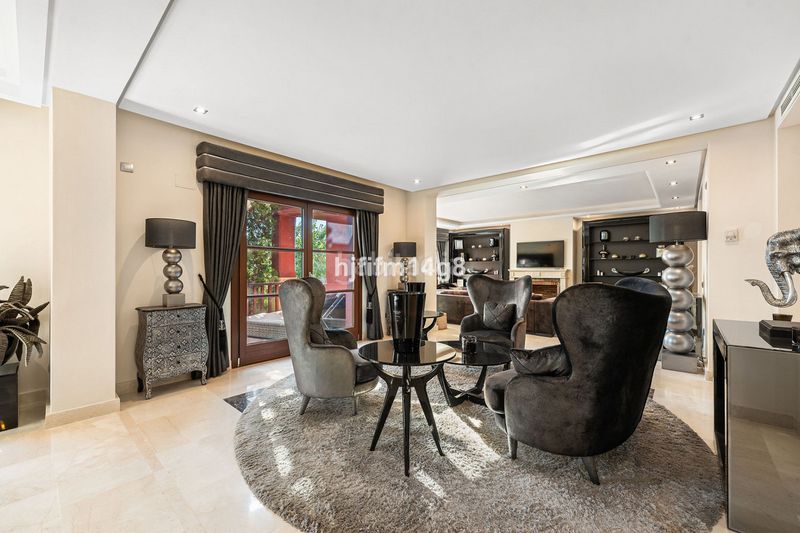 Foto c9b0042b-33ad-4c04-a7a1-1019e02e529e. Casa adosada en La Carolina - Guadalpín Marbella