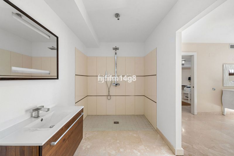 Foto a9df57dd-674b-40c4-9772-e1a3d99c2516. Casa adossada a La Carolina - Guadalpín Marbella