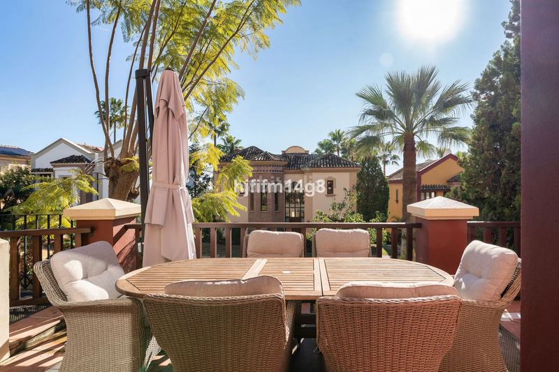 Foto dd706bdb-5b9f-458f-89e7-84afb595d80a. Casa adossada a La Carolina - Guadalpín Marbella