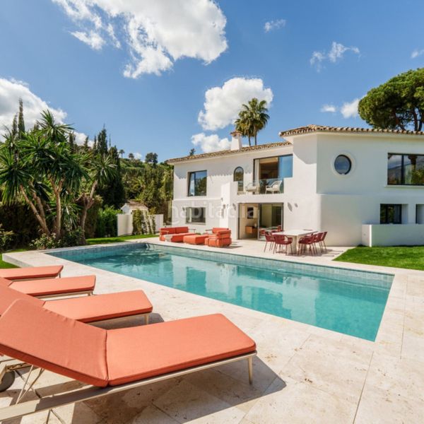 Foto 44c03baa-d53a-4208-ae13-001f2e656720. Casa adossada a Las Brisas Marbella