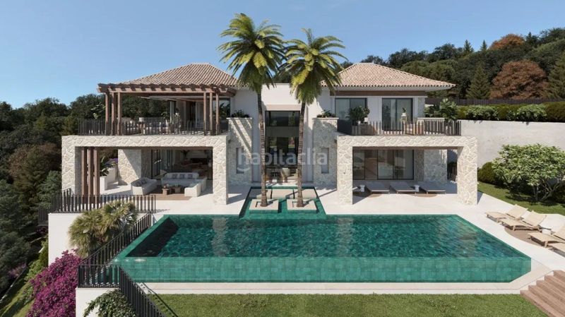 Foto f977afeb-8c5a-4ff7-9136-c7c2114ba624. Casa adossada amb aparcament a La Quinta Benahavís