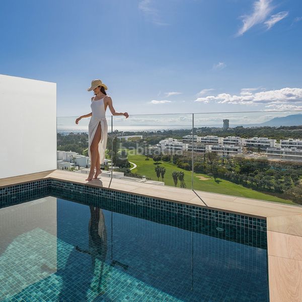 Foto 9c8590bd-4f83-4f39-acd7-cb774336d7e5. Ático en Los Monteros Marbella