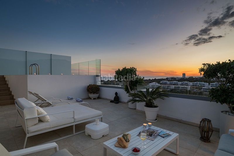 Foto b8c9b2f7-f9b1-4e2f-b0d9-2bea470d3e67. Ático en Los Monteros Marbella