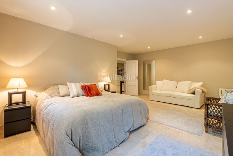 Foto 0384a7d0-7fec-44fa-aaa7-cd901b7927c5. Casa adossada amb aparcament a Las Brisas Marbella