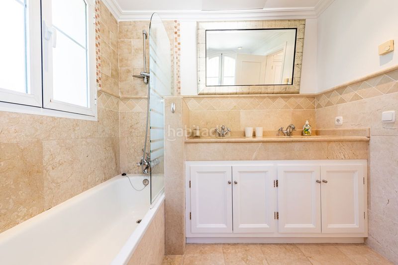 Foto 281fa0a9-79b2-4528-bd32-aeabaf6bed02. Casa adossada amb aparcament a Las Brisas Marbella