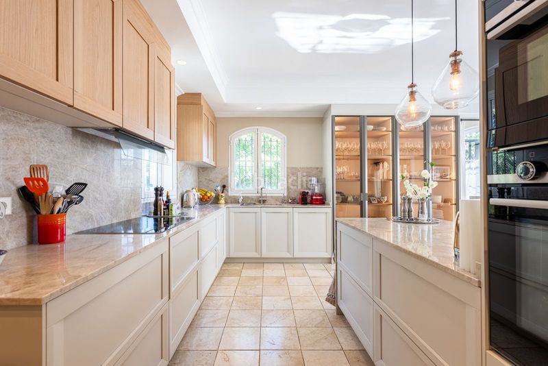 Foto 49495de8-d6d6-4753-bdc7-b5dfabe7254f. Casa adossada amb aparcament a Las Brisas Marbella