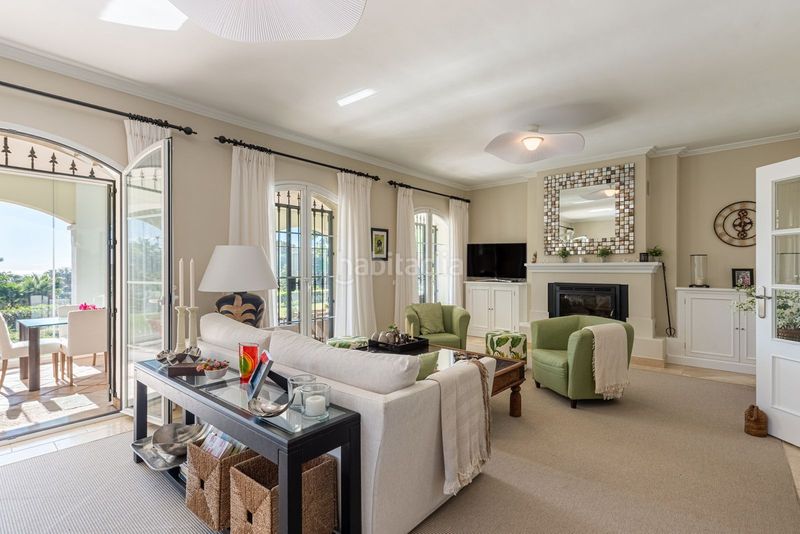 Foto 6a2335e4-8ad9-4255-a99e-d2349a9b1056. Casa adossada amb aparcament a Las Brisas Marbella