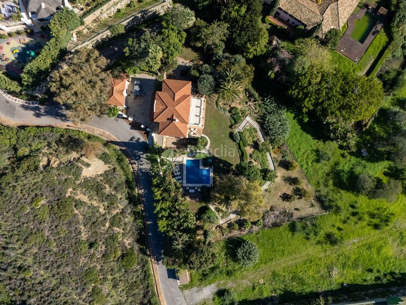 Foto 89ac4b48-4176-4ee1-90d3-1ce3dfd51423. Casa adossada amb aparcament a Las Brisas Marbella