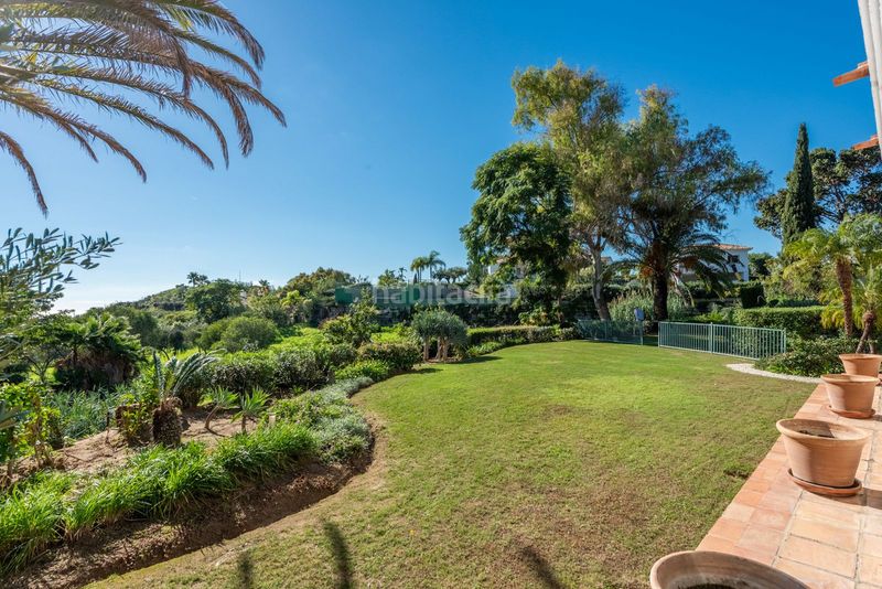 Foto bc6b6487-15e0-4039-b950-b19cad4426c0. Casa adossada amb aparcament a Las Brisas Marbella
