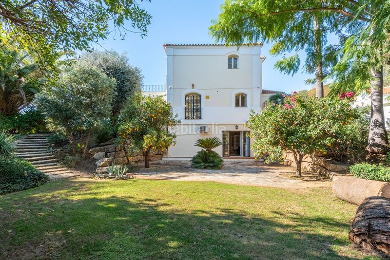 Foto fbad5760-3675-4e92-82e2-9025defab50a. Casa adossada amb aparcament a Las Brisas Marbella