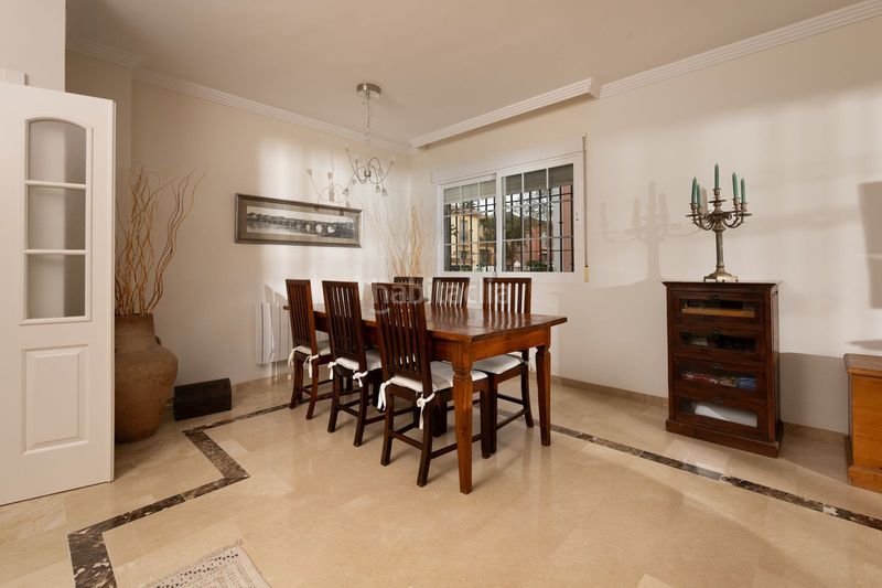 Foto 1011a791-c966-454e-bdca-be7d143faf8f. Casa adossada amb aparcament a Elviria Marbella