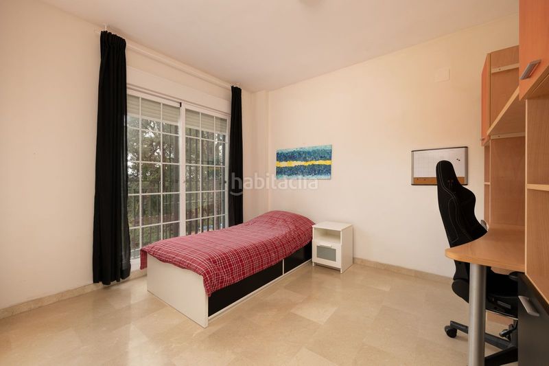 Foto 23f89c05-d530-4d8c-8184-8351c33e1f85. Casa adossada amb aparcament a Elviria Marbella