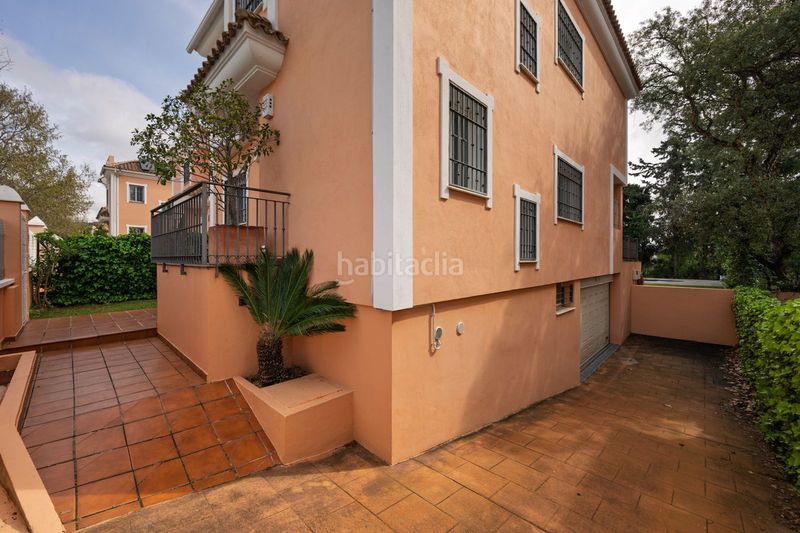 Foto e3cf104d-67eb-479c-ae42-b825b7b54b62. Casa adossada amb aparcament a Elviria Marbella