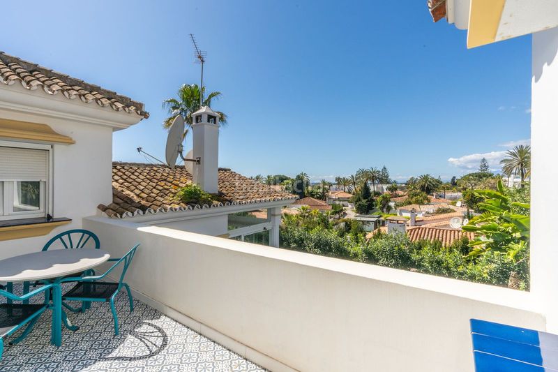 Foto 11ca4f99-6e45-43ba-adac-e22daf95dd40. Casa adosada en Marbesa Marbella