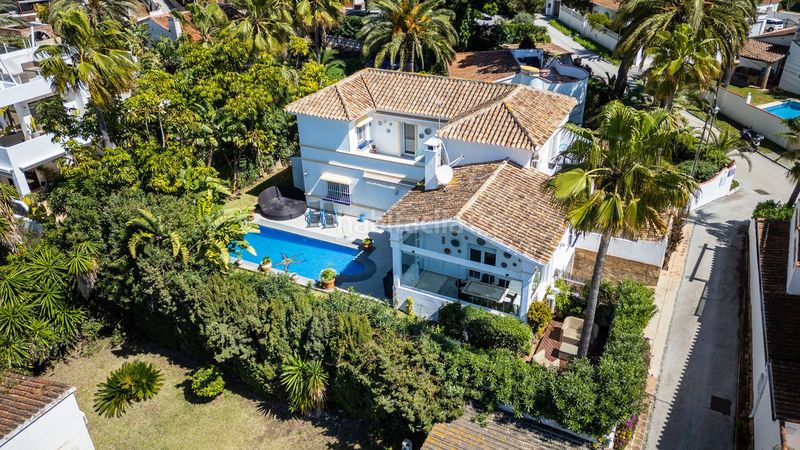 Foto 1699602a-cfaf-4ebb-b1b4-b2ef5515c3f4. Casa adosada en Marbesa Marbella