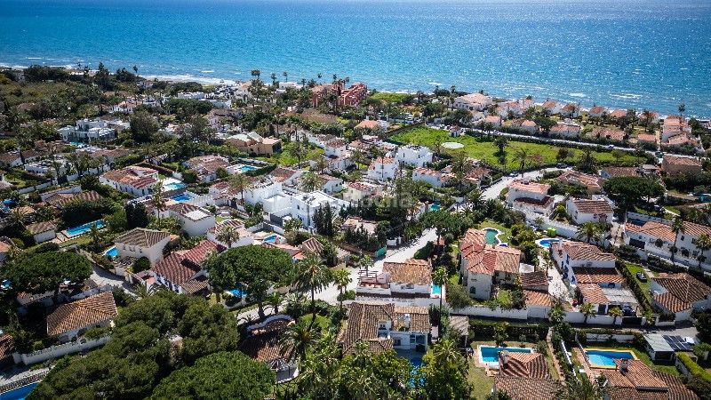 Foto 27e33ff2-9396-4de0-ab25-9d8356dae1a4. Casa adosada en Marbesa Marbella