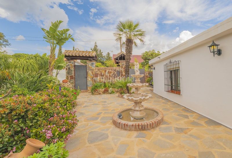 Foto 64b56fff-621a-430f-b9fd-5aa2c77b2c8e. Casa adossada a Las Chapas - Alicate Playa Marbella