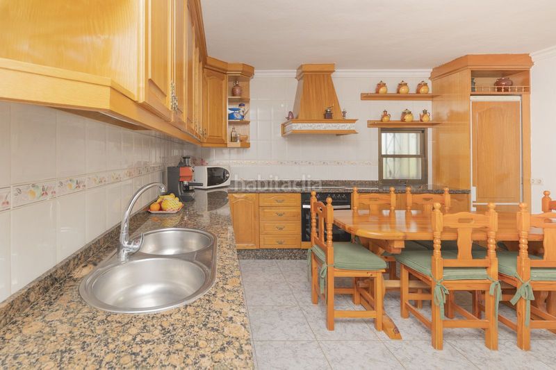 Foto b0ba80a8-2fcd-4845-a7aa-45f884a87d7d. Casa adossada a Las Chapas - Alicate Playa Marbella