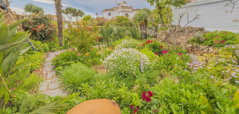 Foto db9eb0d1-c5d0-4ef5-8ab3-8a78fbd64dc4. Casa adossada a Las Chapas - Alicate Playa Marbella