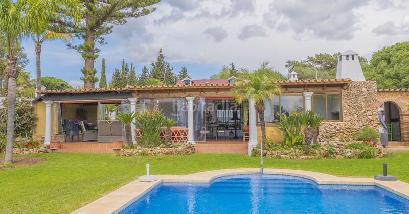 Foto fcfae40d-c6ec-4994-9fa1-f5b000cdd268. Casa adossada a Las Chapas - Alicate Playa Marbella