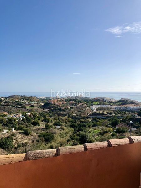 Foto 094fab64-1a44-4cd7-b9b1-f28a1e83e949. Casa adossada a Centro Benalmádena