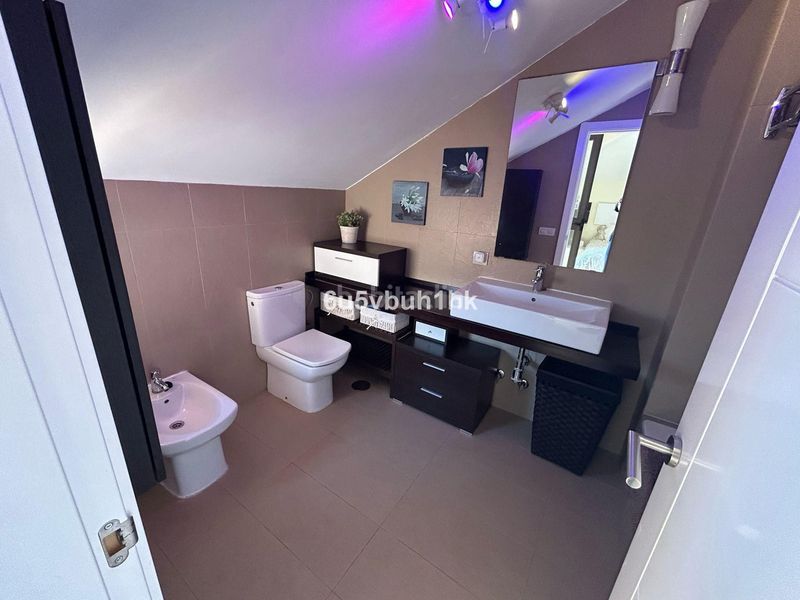 Foto 60f3375a-36fe-4d12-ae0f-15b5500017c5. Casa adossada a Centro Benalmádena