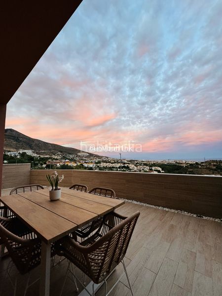 Foto 97404f1f-0bc1-4dd0-b220-40f04bc0ecf7. Casa adossada a Centro Benalmádena