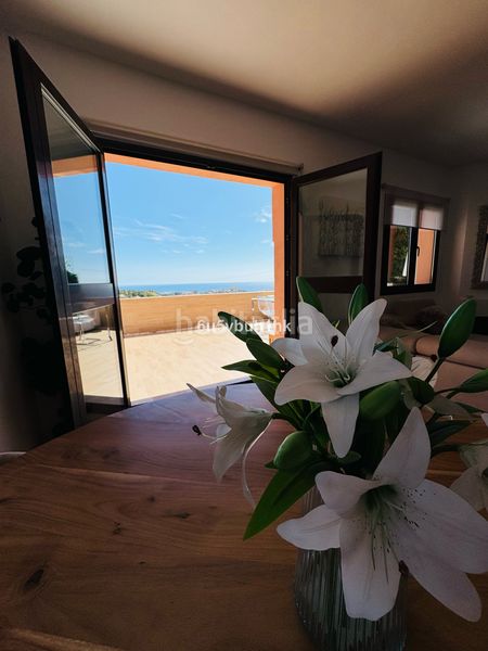 Foto edc3d103-03aa-4688-b297-47a3b26cec2b. Casa adossada a Centro Benalmádena