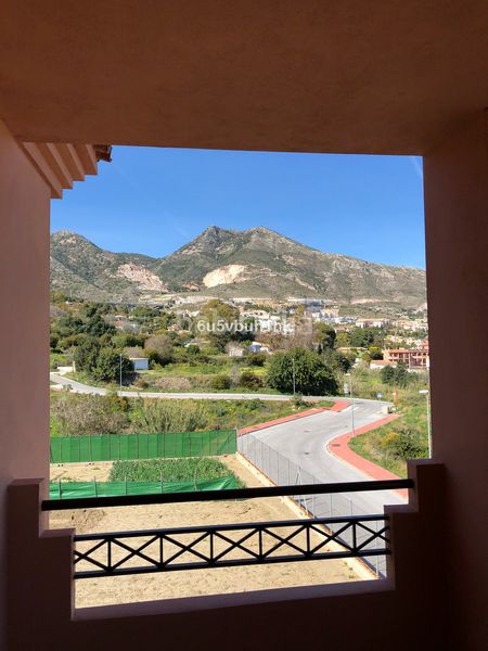 Foto fddca93f-c9b2-4cf4-ad99-690cc3fb345e. Casa adossada a Centro Benalmádena