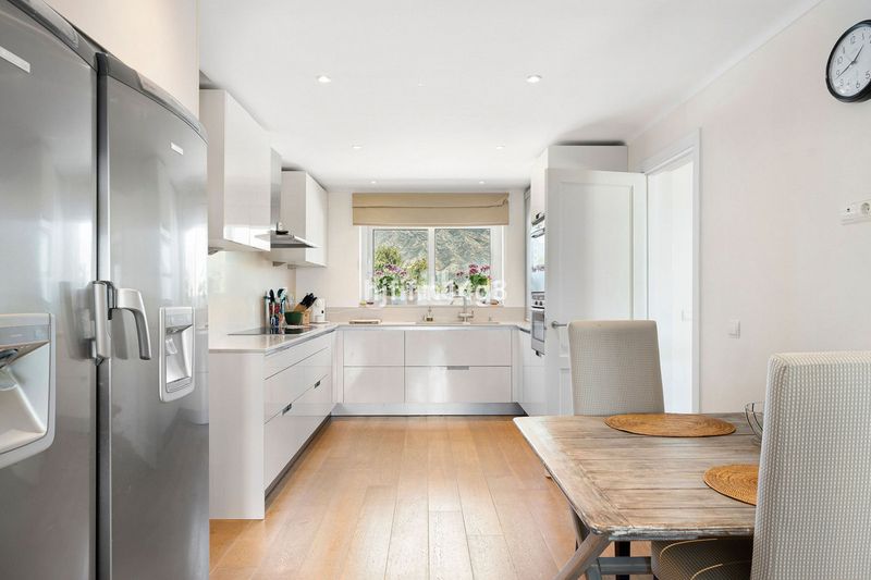 Foto a76bbb63-2300-45b2-a8b7-bd35771d5135. Maison jumelée dans Las Brisas Marbella