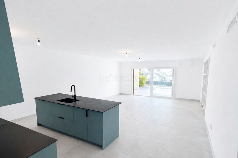 Foto fb8ec1d3-6a01-4bb5-a3a5-cb715d081e2d. Piso en Las Brisas Marbella