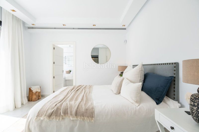 Foto ac28bec6-8a31-47c5-a954-a4f899dd4b15. Casa adossada a Las Brisas Marbella