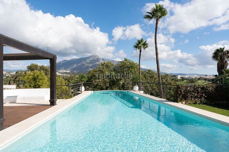 Foto 0de6dee8-fd17-4ba2-8641-4d1ab293fd65. Casa adossada a Las Brisas Marbella