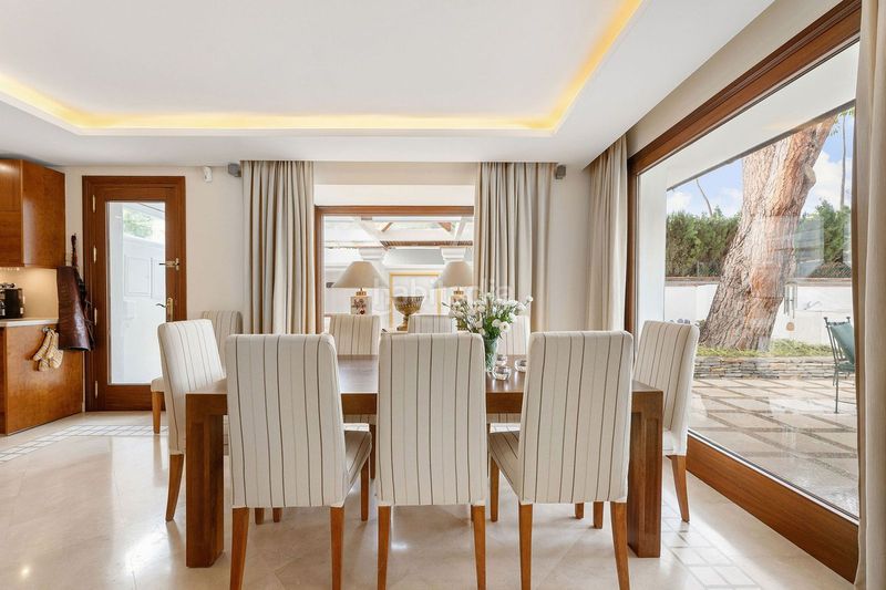 Foto db9061bf-ca2d-4a20-afcd-4205560f5911. Casa adossada a Las Brisas Marbella