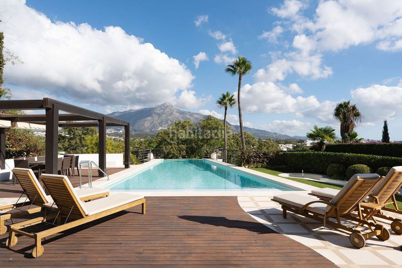 Foto e83ad87d-591c-4471-85c2-cc49f9935d28. Casa adossada a Las Brisas Marbella