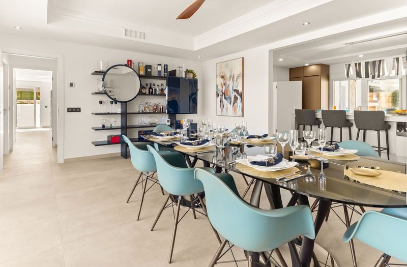 Foto 0cbd10cb-4f20-4d73-aa13-447ae88f70b0. Casa adossada amb aparcament a Nueva Atalaya Estepona