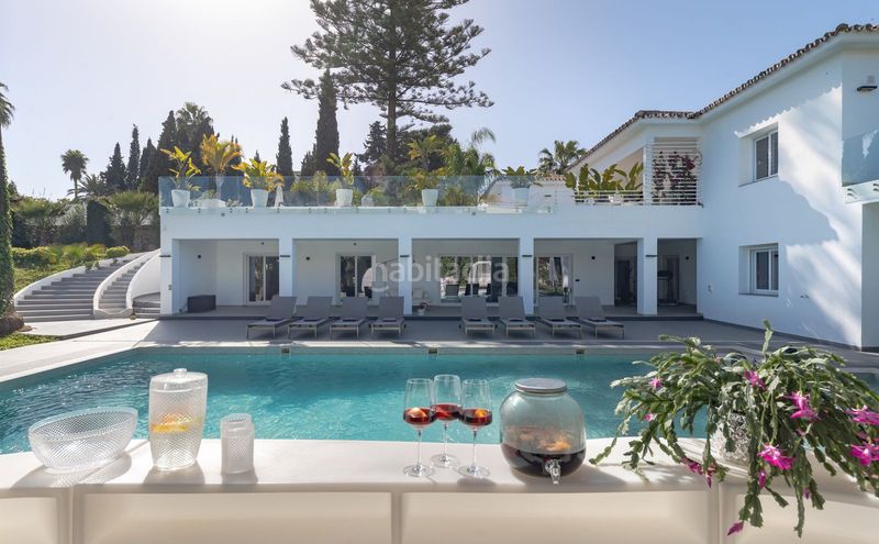 Foto 104ed019-ee0d-47dd-996f-d076a5bb0e28. Casa adossada amb aparcament a Nueva Atalaya Estepona