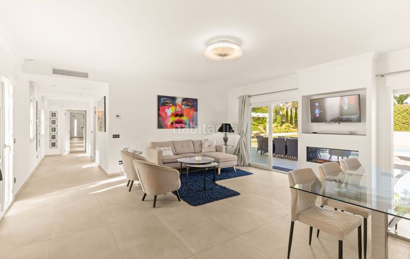 Foto 1eb8701c-8ee3-4d5d-81fd-e0ec43b130c4. Casa adossada amb aparcament a Nueva Atalaya Estepona