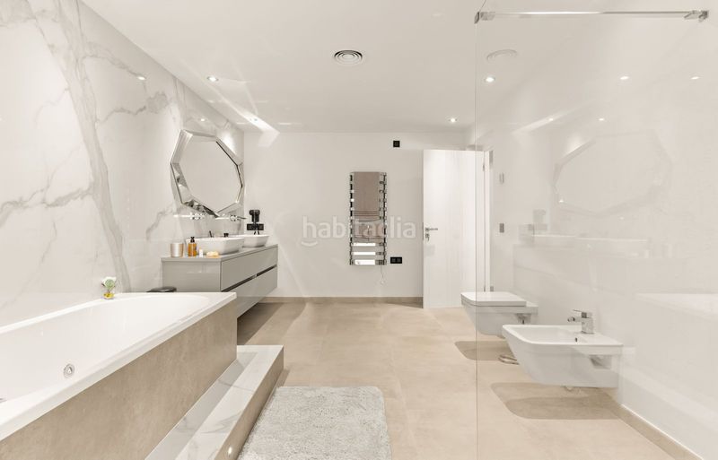 Foto 3511660f-88ac-44a4-ad93-dd15d0eb0122. Casa adossada amb aparcament a Nueva Atalaya Estepona