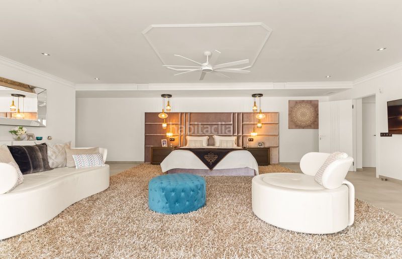 Foto 4309f89f-b09b-49b0-83ea-3371c59ea63e. Casa adossada amb aparcament a Nueva Atalaya Estepona