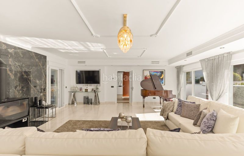 Foto 607ffbe3-ef09-4512-a90d-177ba86d3863. Casa adossada amb aparcament a Nueva Atalaya Estepona